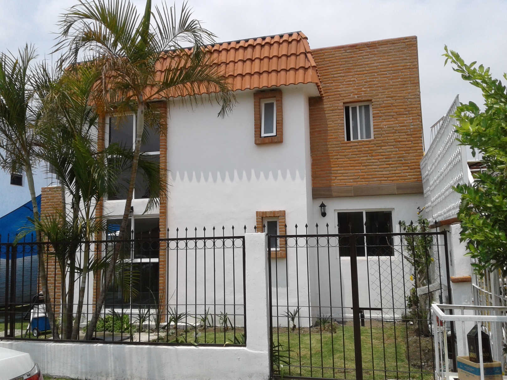 Casa en venta o renta en Mayorazgos de los Gigantes, Arboledas, Estado de  México – Say House